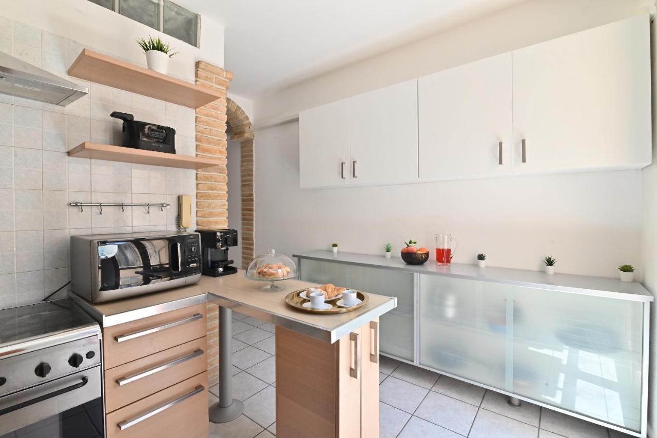 Izzhome Full Center Terrace Каляри Екстериор снимка