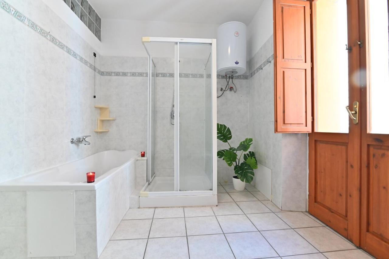 Izzhome Full Center Terrace Каляри Екстериор снимка