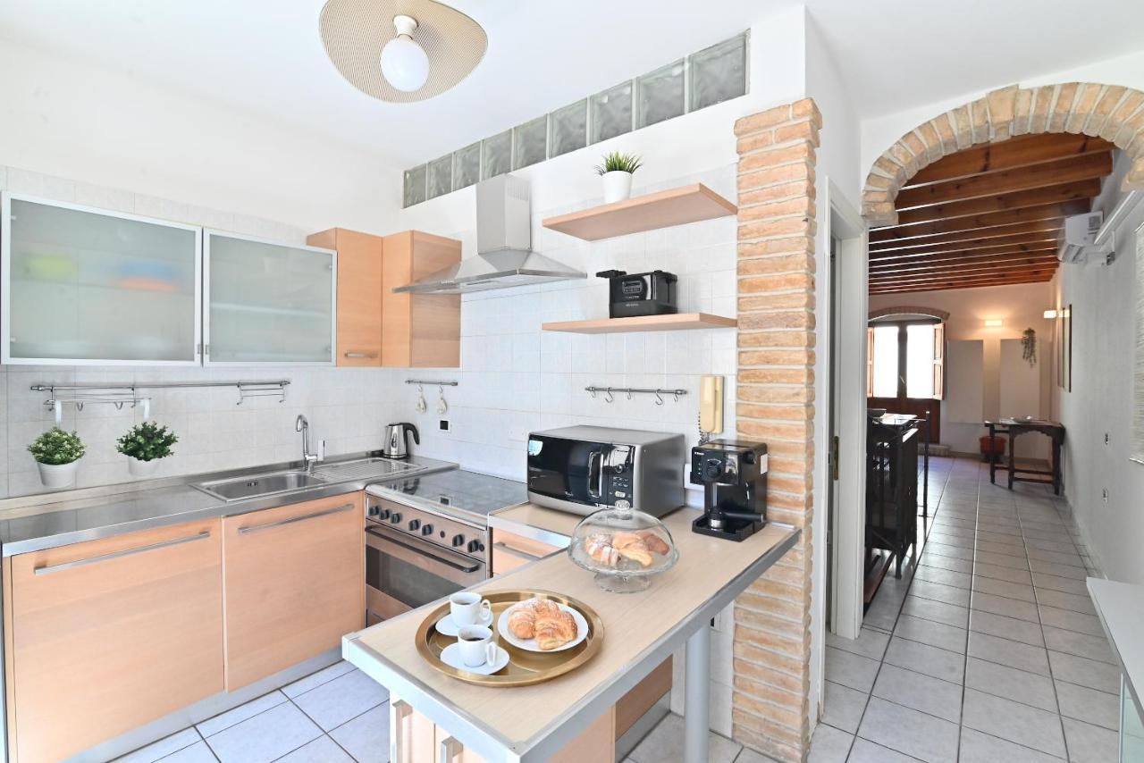 Izzhome Full Center Terrace Каляри Екстериор снимка
